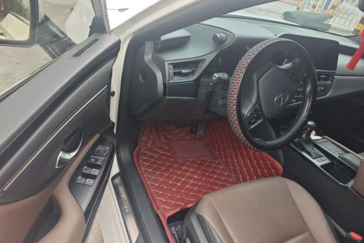 Used Lexus ES 2021 200 Excellence Edition Driver Seat