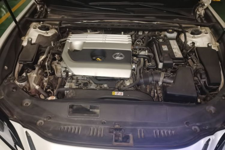 Used Lexus ES 2021 200 Luxury Edition Engine Bay