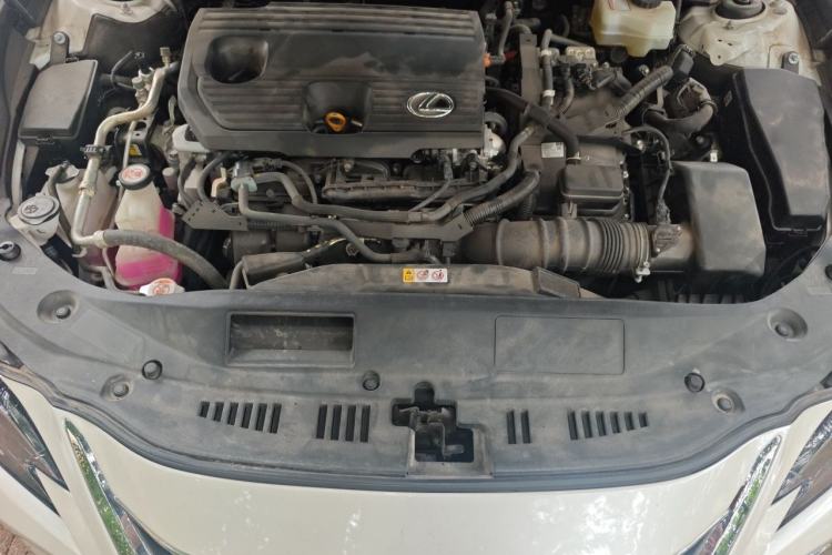 Used Lexus ES 2021 300h Deluxe Edition Engine Bay