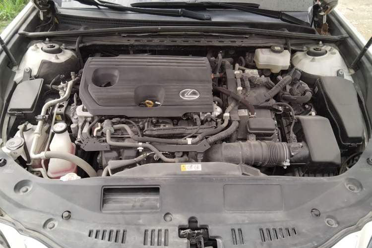 Used Lexus ES 2021 300h Excellence Edition Engine Bay