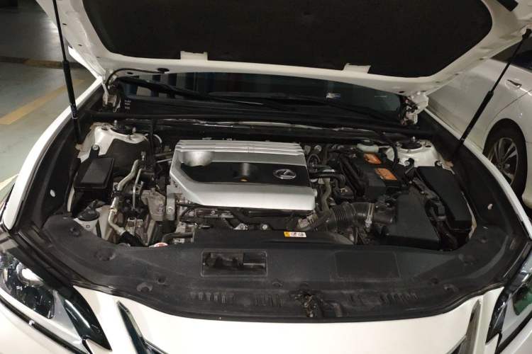 Used Lexus ES 2021 200 Excellence Edition Engine Bay