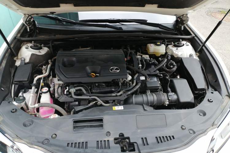 Used Lexus ES 2021 300h Excellence Edition Engine Bay