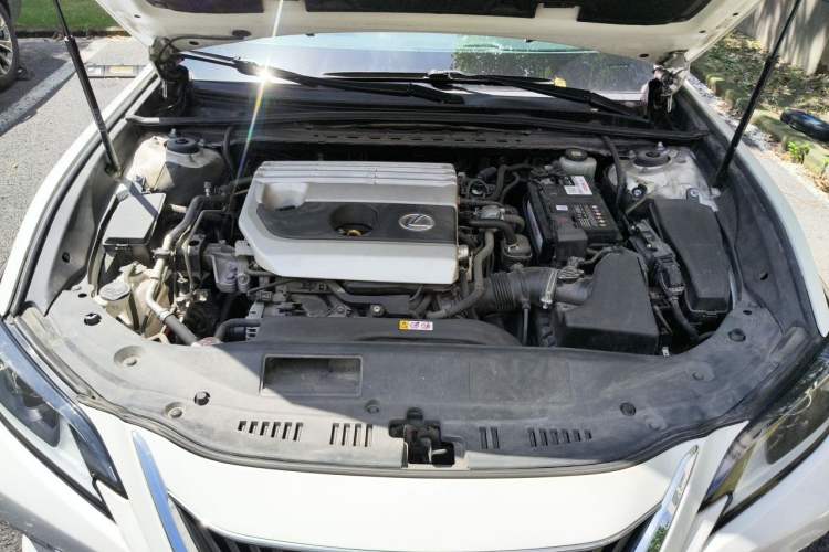 Used Lexus ES 2021 200 Excellence Edition Engine Bay