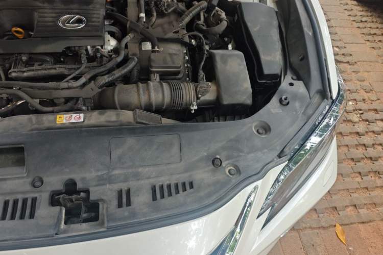 Used Lexus ES 2021 300h Deluxe Edition Engine Bay Left