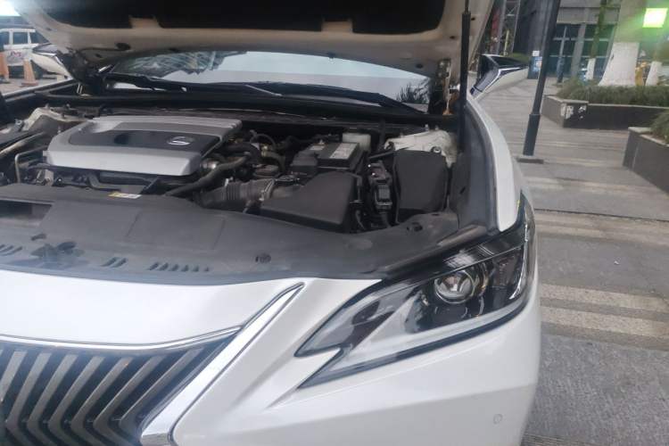 Used Lexus ES 2021 200 Excellence Edition Engine Bay Left
