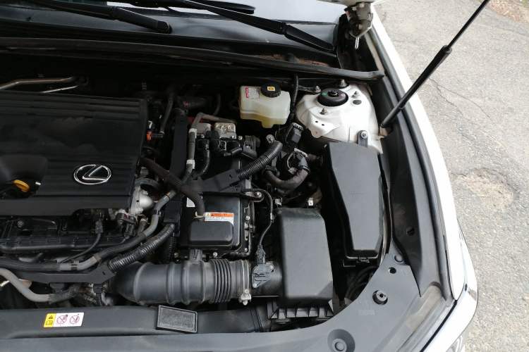 Used Lexus ES 2021 300h Excellence Edition Engine Bay Left