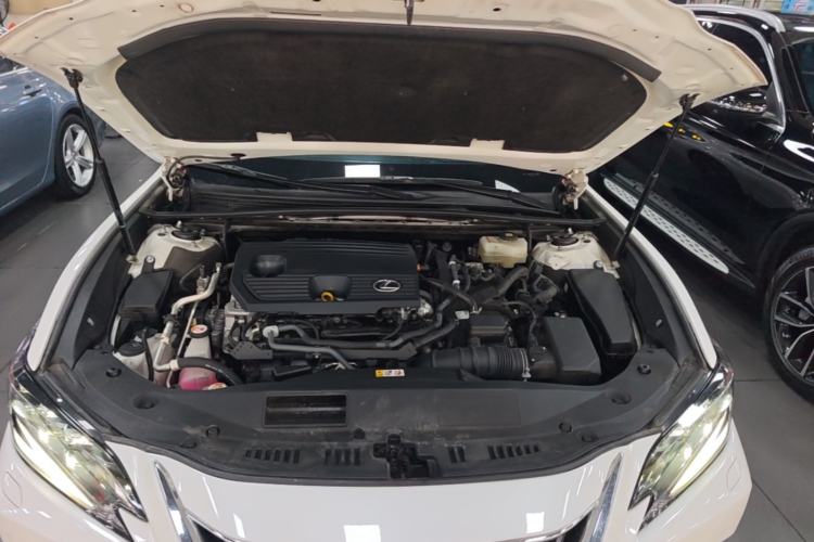 Used Lexus ES 2021 300h Deluxe Edition Engine Bay