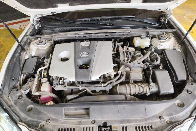 Used Lexus ES 2021 300h Excellence Edition Engine Bay