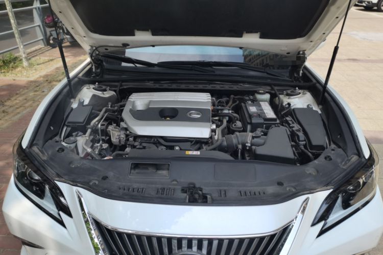 Used Lexus ES 2021 200 Excellence Edition Engine Bay