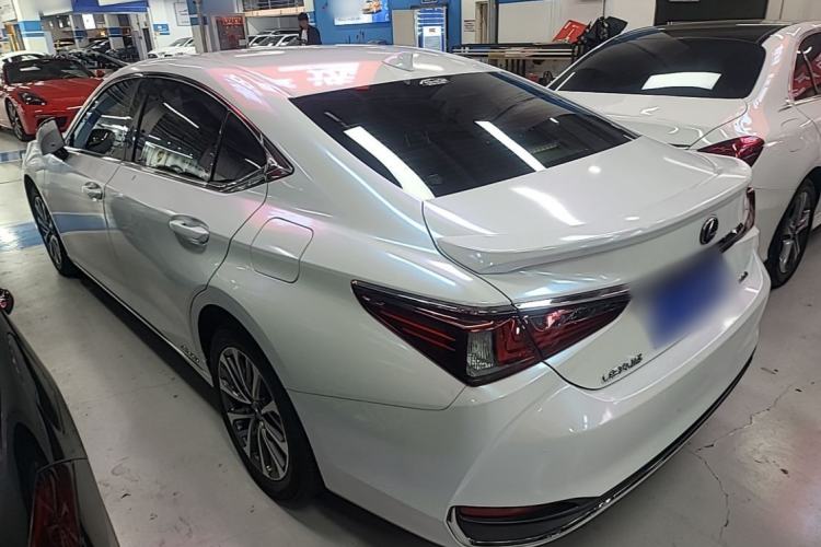 Used Lexus ES 2021 300h Excellence Edition Exterior 2