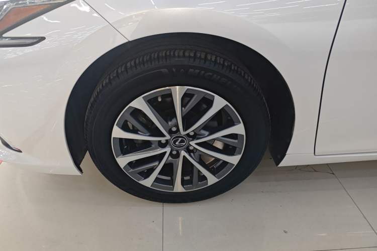 Used Lexus ES 2021 200 Excellence Edition Exterior 4
