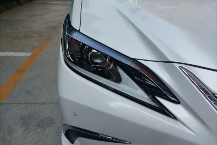 Used Lexus ES 2021 200 Excellence Edition Exterior 6