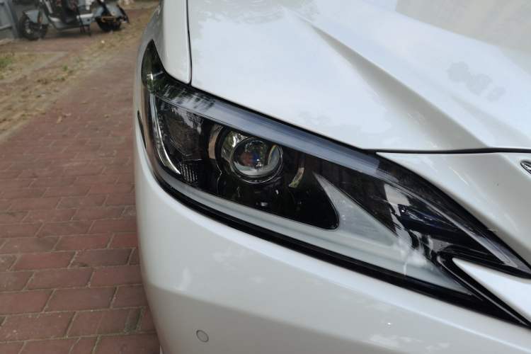 Used Lexus ES 2021 200 Excellence Edition Exterior 6