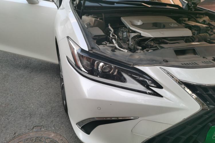 Used Lexus ES 2021 200 Excellence Edition Exterior 6