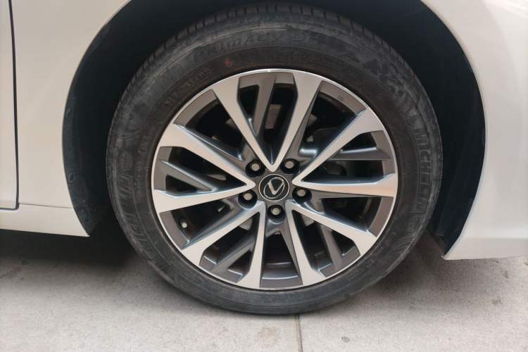 Used Lexus ES 2021 200 Excellence Edition Exterior 7