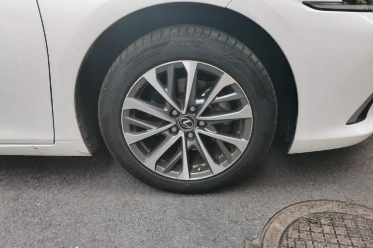 Used Lexus ES 2021 200 Excellence Edition Exterior 7