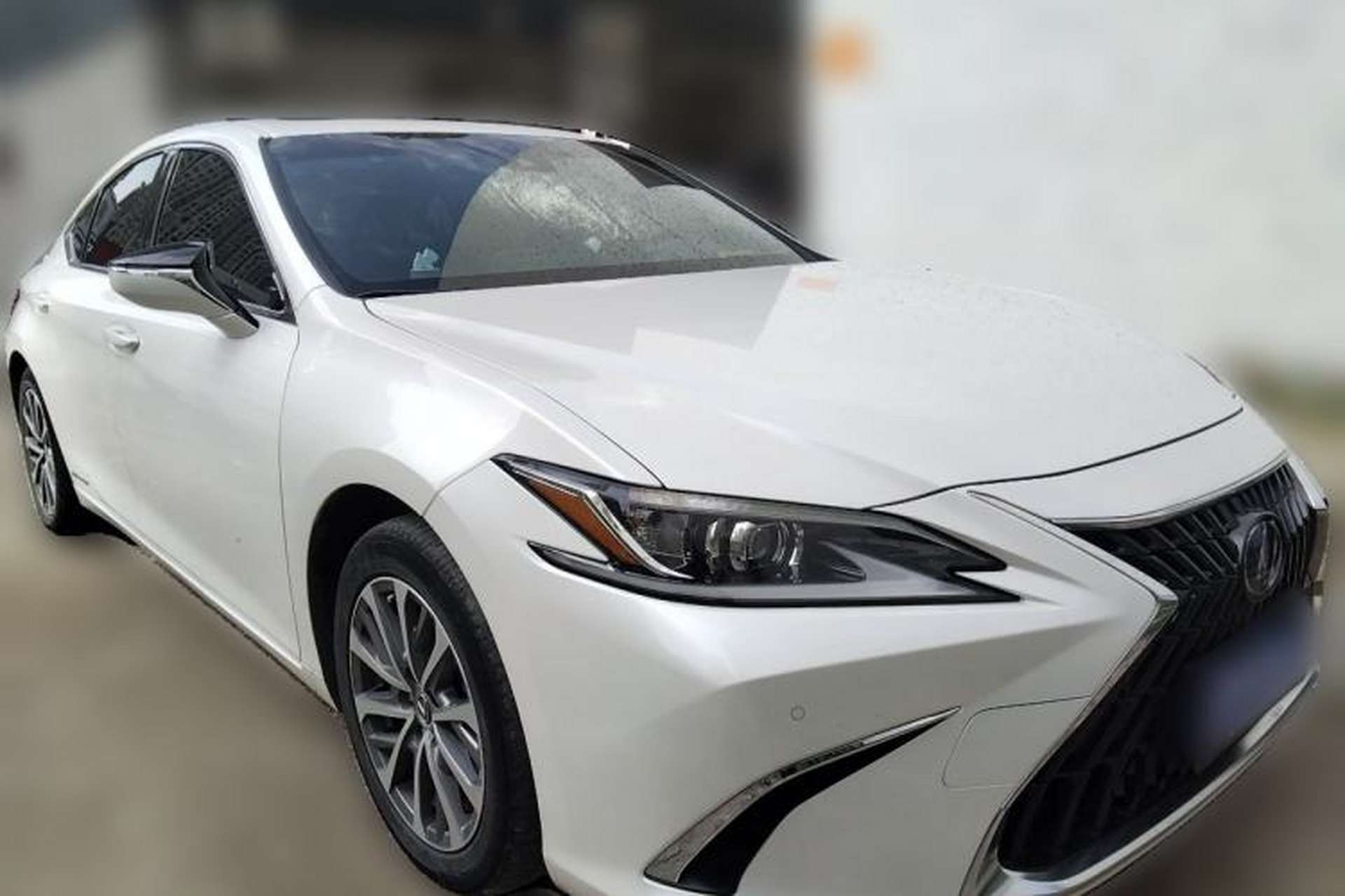 Used Lexus ES 2021 300h Excellence Edition Front Right 45 Deg