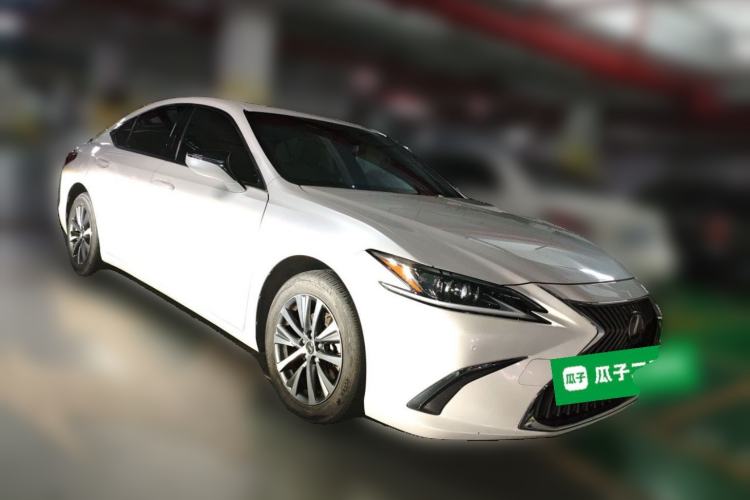 Used Lexus ES 2021 200 Excellence Edition Front Right 45 Deg