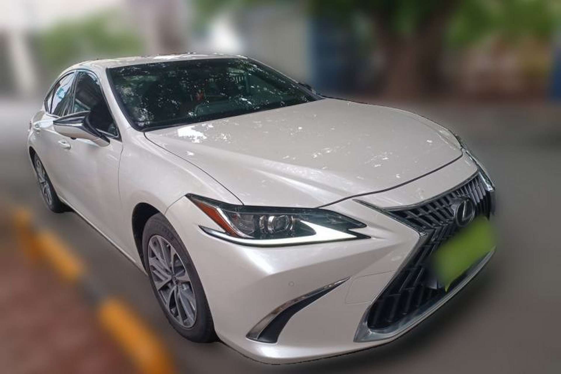 Used Lexus ES 2021 200 Excellence Edition Front Right 45 Deg