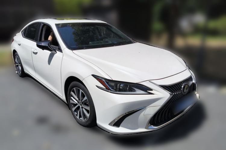 Used Lexus ES 2021 200 Excellence Edition Front Right 45 Deg