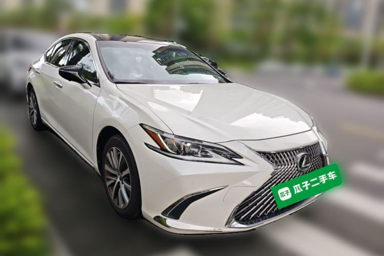 Used Lexus ES 2021 200 Excellence Edition Front Right 45 Deg