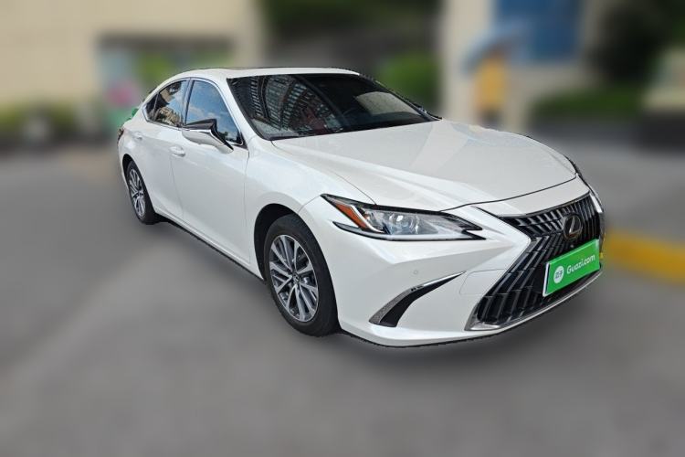 Used Lexus ES 2021 200 Excellence Edition Front Right 45 Deg