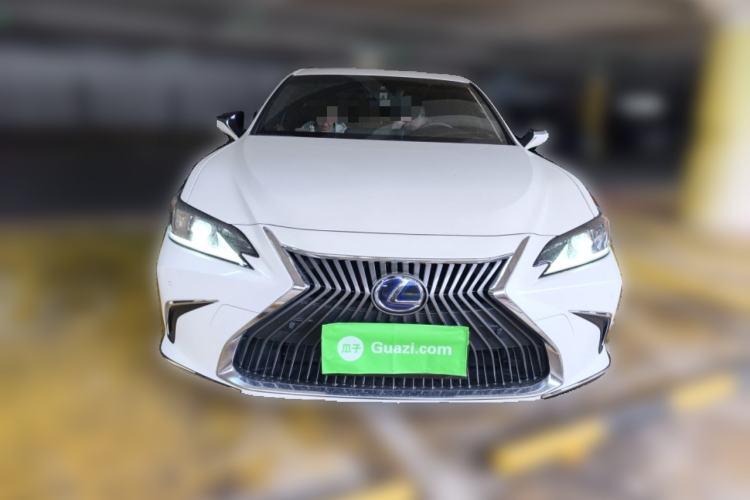 Used Lexus ES 2021 300h Excellence Edition Front