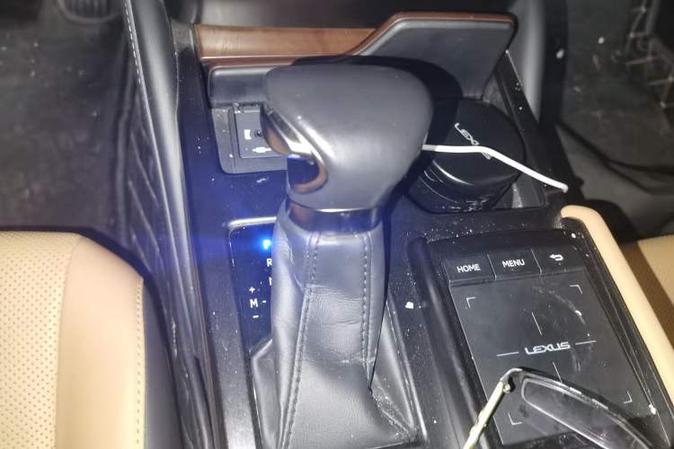 Used Lexus ES 2021 200 Luxury Edition Gear Lever