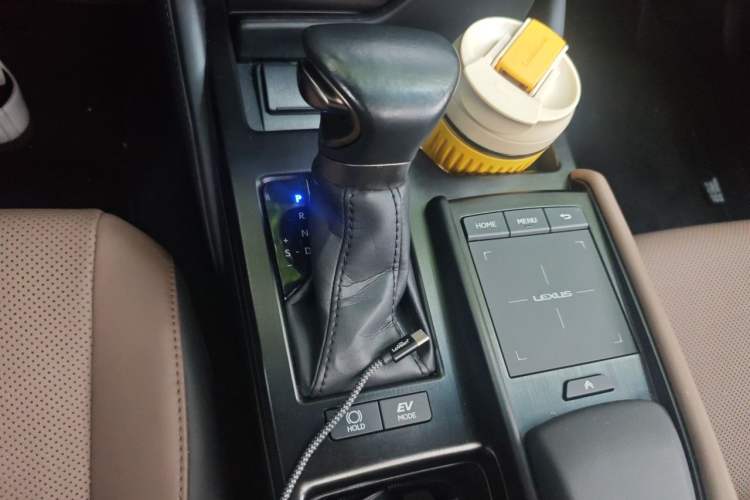 Used Lexus ES 2021 300h Deluxe Edition Gear Lever