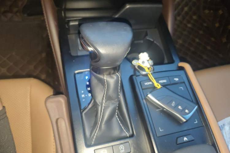 Used Lexus ES 2021 200 Excellence Edition Gear Lever