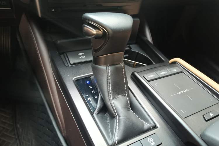 Used Lexus ES 2021 200 Excellence Edition Gear Lever