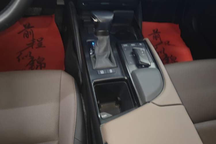 Used Lexus ES 2021 200 Excellence Edition Gear Lever