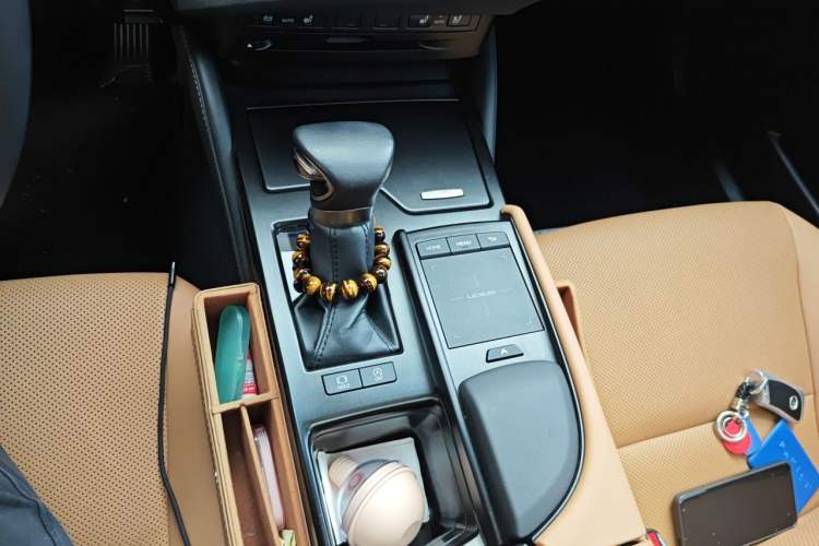 Used Lexus ES 2021 200 Excellence Edition Gear Lever