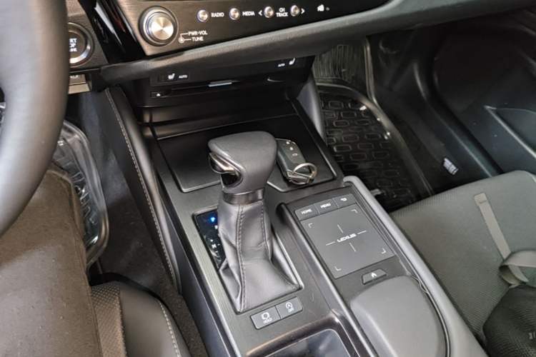 Used Lexus ES 2021 200 Excellence Edition Gear Lever