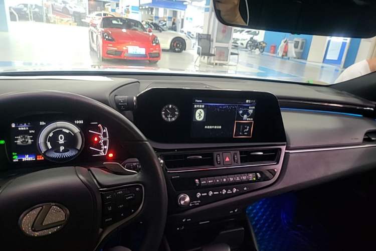 Used Lexus ES 2021 300h Excellence Edition Headliner