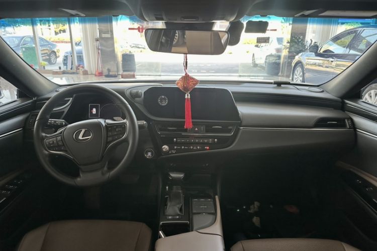 Used Lexus ES 2021 200 Excellence Edition Interior 1