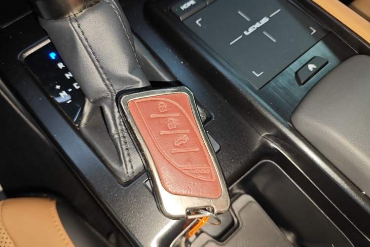 Used Lexus ES 2021 200 Excellence Edition Interior 1