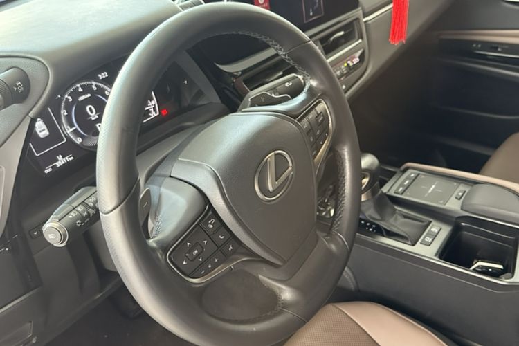 Used Lexus ES 2021 200 Excellence Edition Interior 2