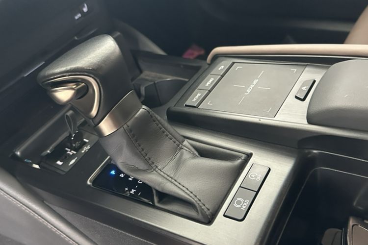Used Lexus ES 2021 200 Excellence Edition Interior 3