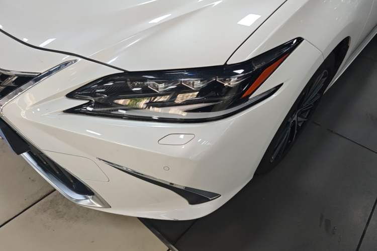 Used Lexus ES 2021 300h Deluxe Edition Left Front Headlight