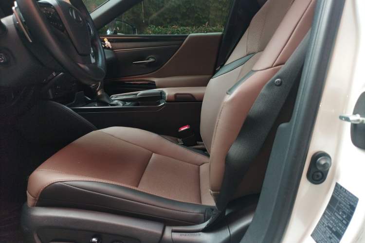 Used Lexus ES 2021 200 Excellence Edition Left Front Seat