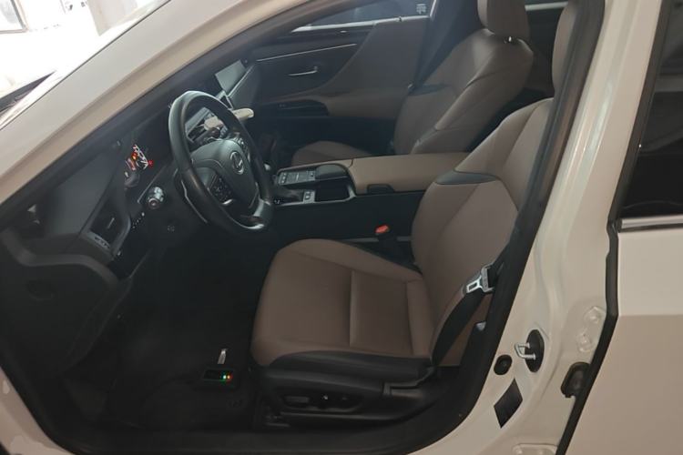 Used Lexus ES 2021 200 Excellence Edition Left Front Seat