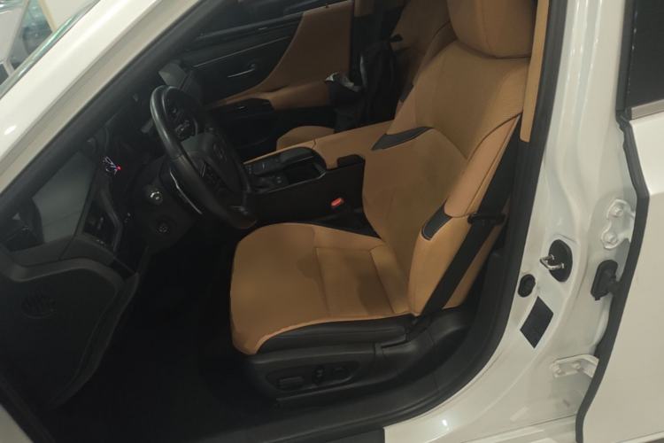 Used Lexus ES 2021 200 Excellence Edition Left Front Seat