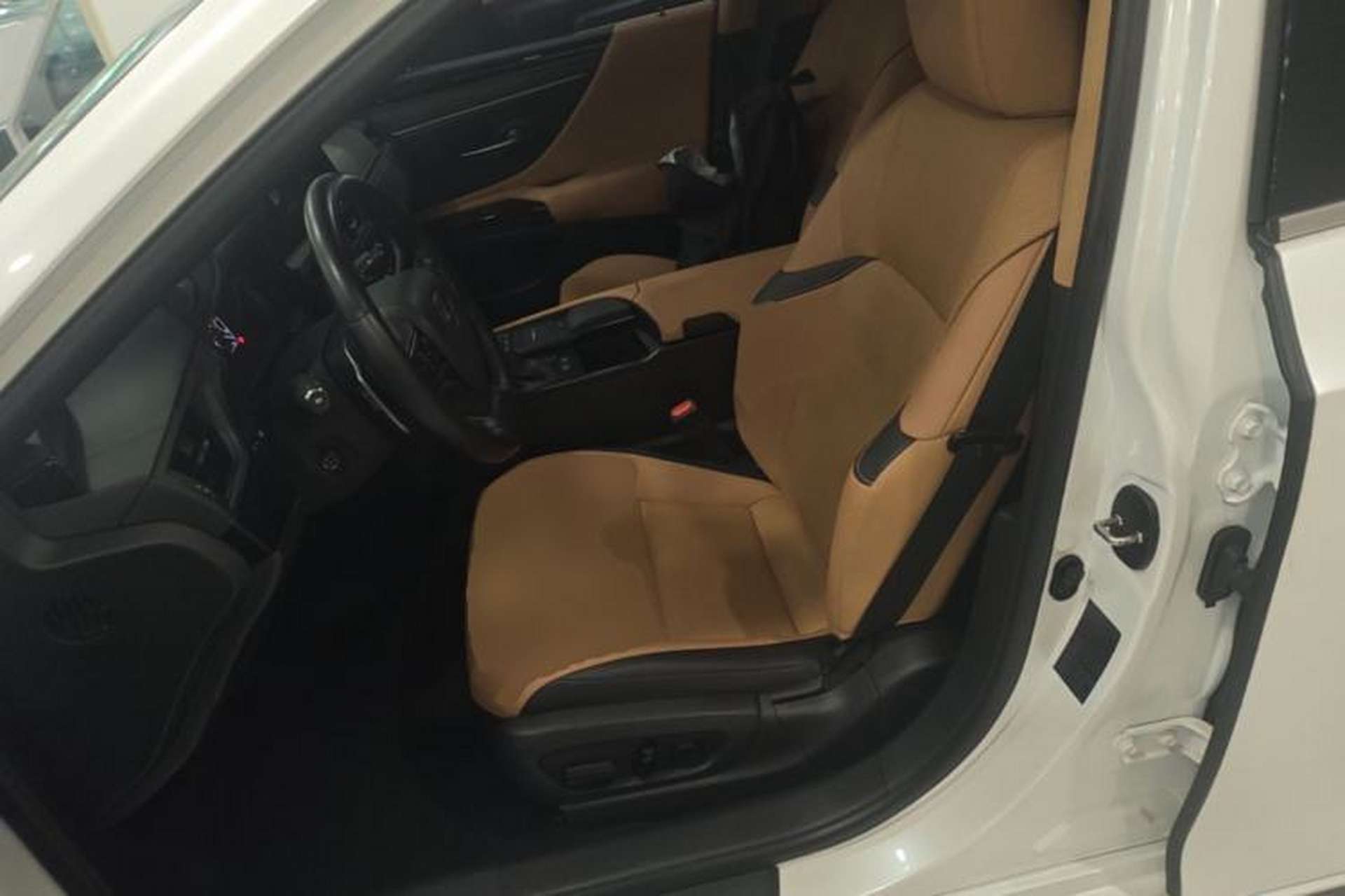 Used Lexus ES 2021 200 Excellence Edition Left Front Seat