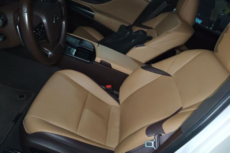 Used Lexus ES 2021 200 Excellence Edition Left Front Seat