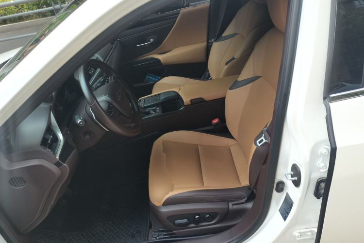 Used Lexus ES 2021 200 Excellence Edition Left Front Seat