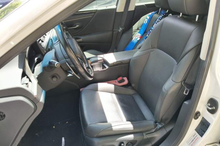 Used Lexus ES 2021 200 Excellence Edition Left Front Seat