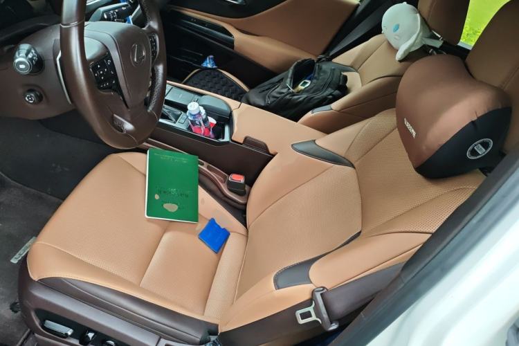 Used Lexus ES 2021 200 Excellence Edition Left Front Seat