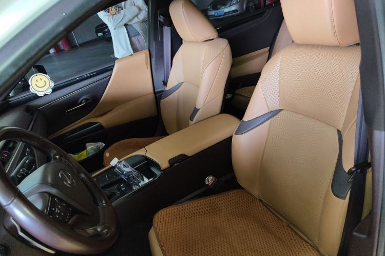 Used Lexus ES 2021 300h Excellence Edition Left Front Seat