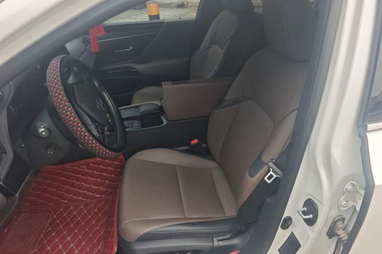 Used Lexus ES 2021 200 Excellence Edition Left Front Seat